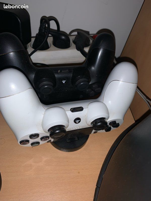 Ps4 pro + psvr 1 + 2 manettes + 14 jeux (image 5)