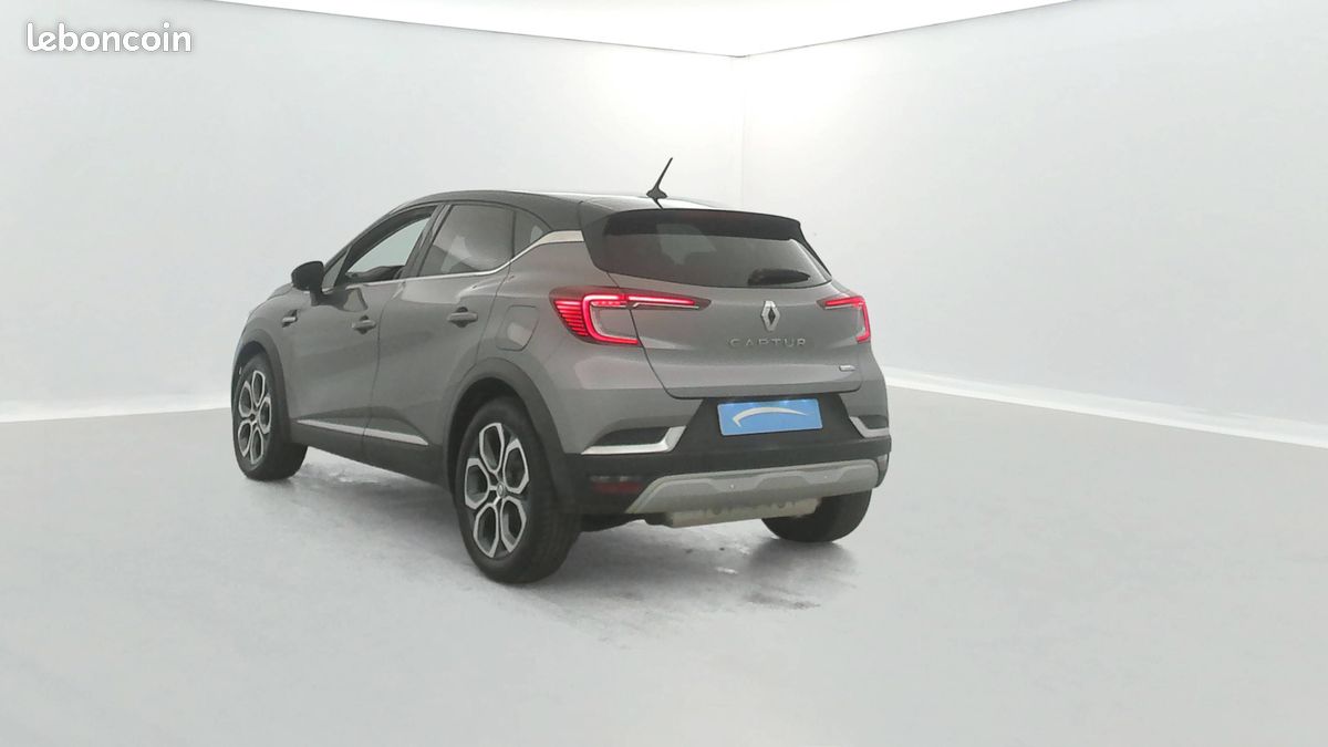 RENAULT Captur E-Tech Plug-in 160 - 21 Intens (image 3)