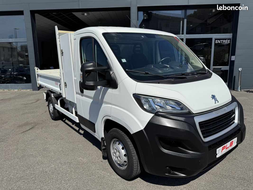 Peugeot BOXER FG 2.0 BLUEHDI 130CV 15 825 HT PLB AUTO (image 1)