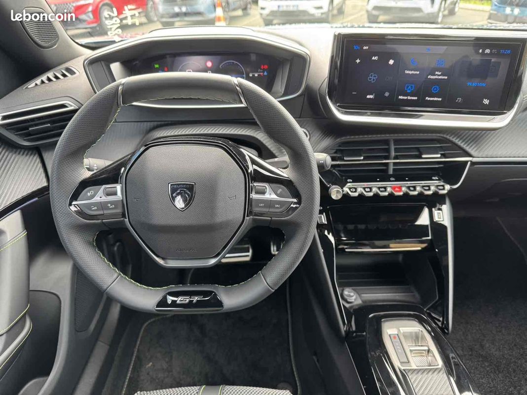Peugeot 2008 1.2 HYBRID 145CH GT E-DCS6 (image 12)