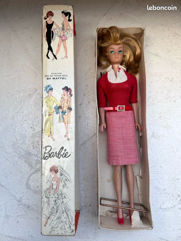 Poupée BARBIE 1962 MATTEL dans sa boite d'origine. Bon état