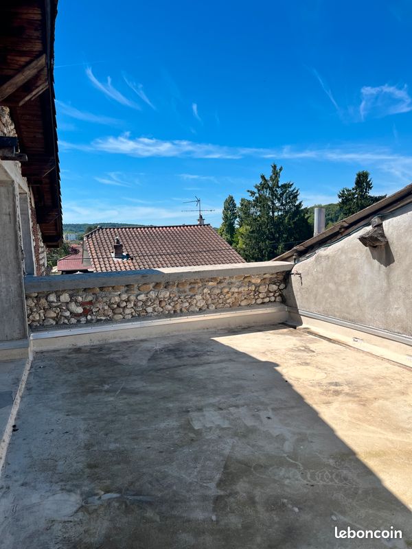 Maison 6 pièces 248 m² · à Pont-d'Ain · 248 m² · 239 000 €