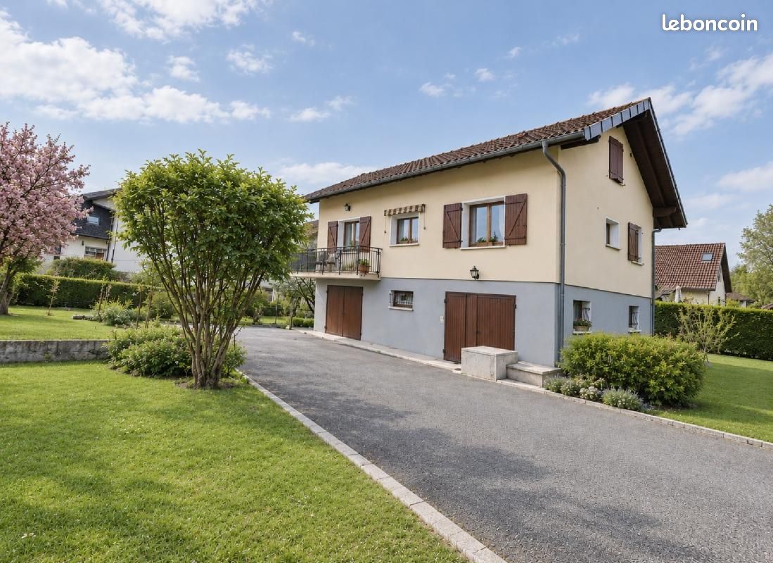 Maison 7 pièces 260 m² · à Frangy · 260 m² · 490 000 €