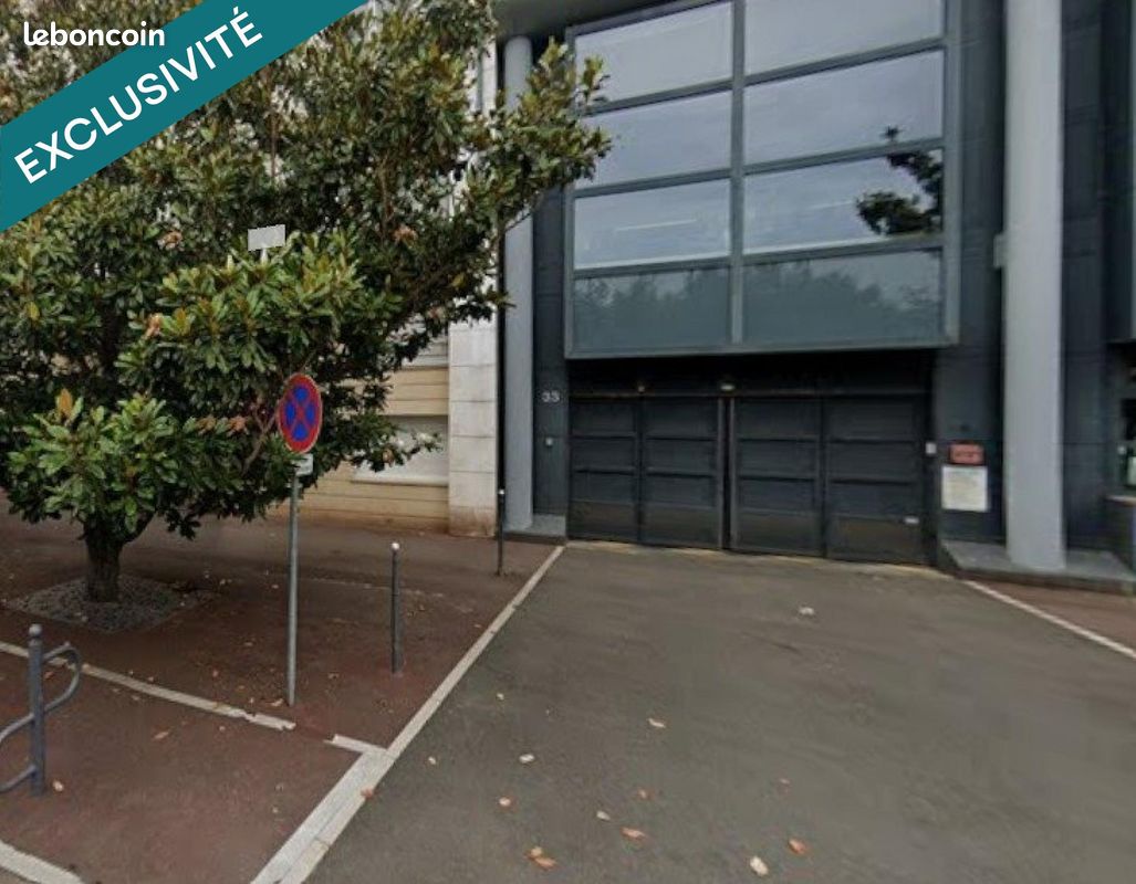 Parking 14 m² · à Issy-les-Moulineaux · 14 m² · 24 000 €