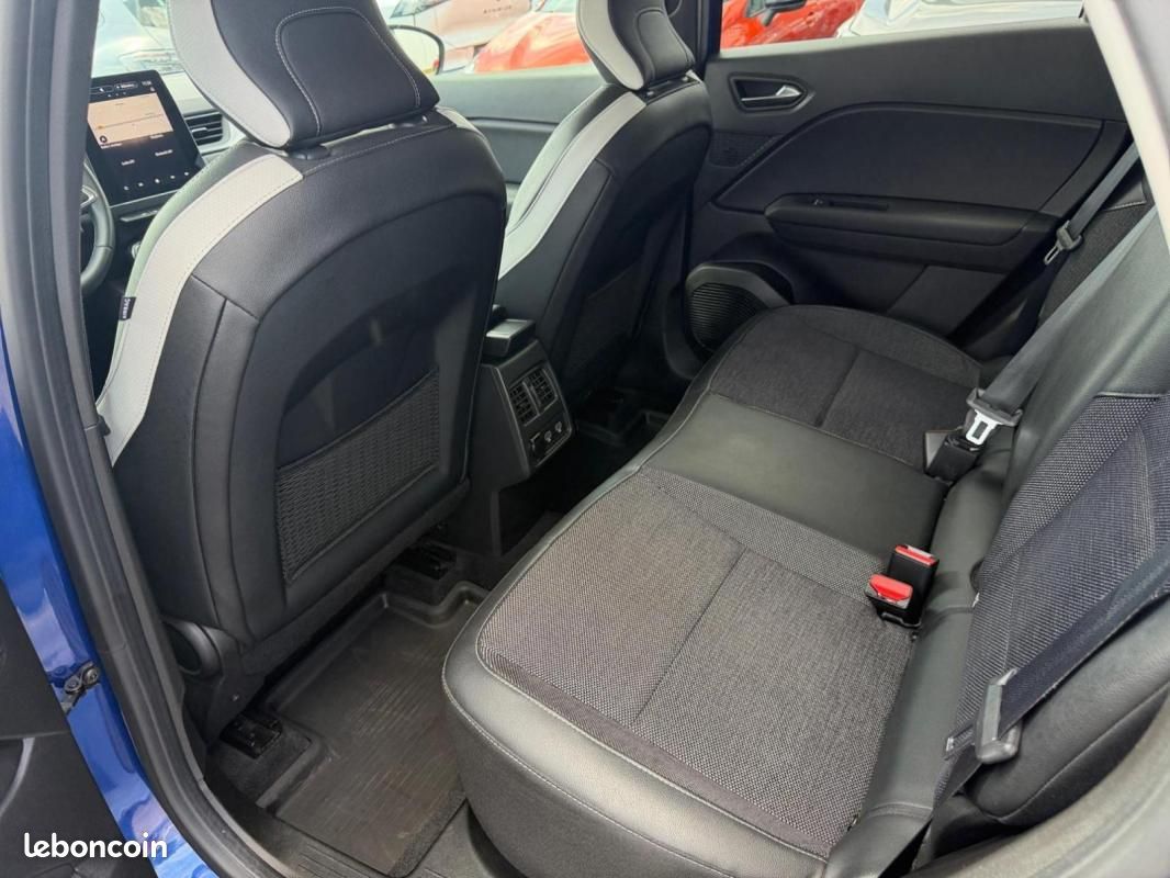 Renault Captur mild hybrid 140 Techno fast track (image 24)