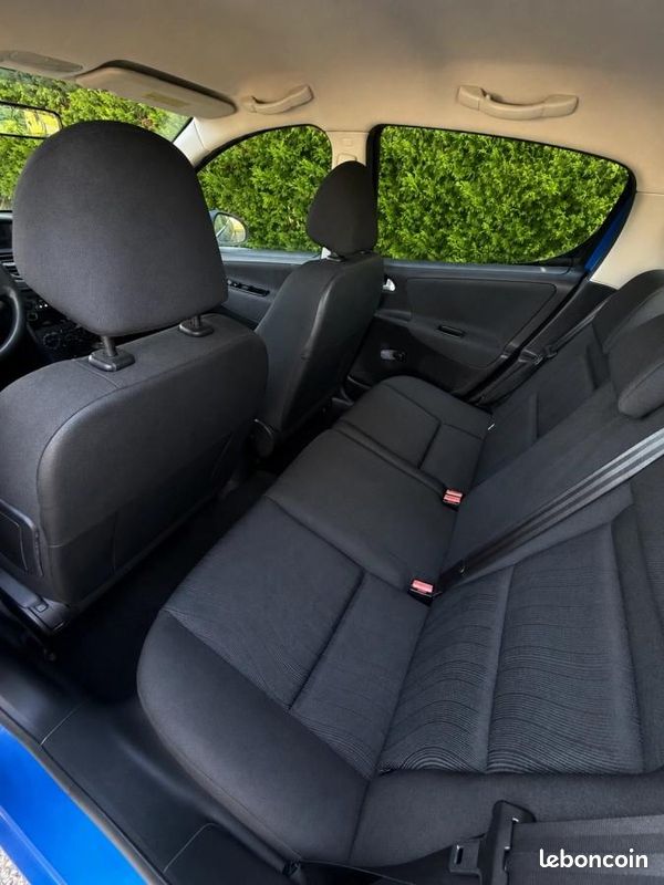 Peugeot 207 1.4 90 EXECUTIVE PACK / Embrayage neuf / distribution neuve / 2 clés...... (image 8)