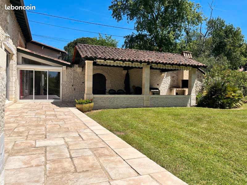 Maison 7 pièces 200 m² · à Chancelade · 200 m² · 399 239 €