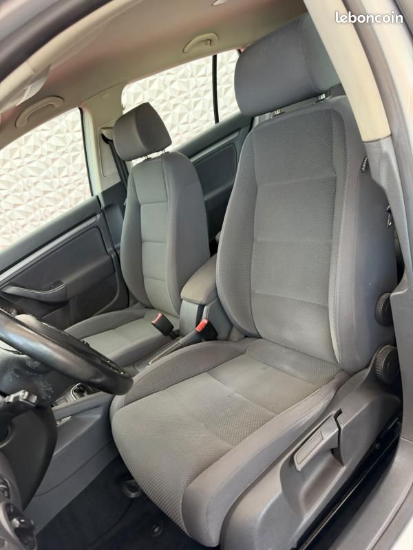 Volkswagen Golf V 1.9 TDi 105 CV (image 7)