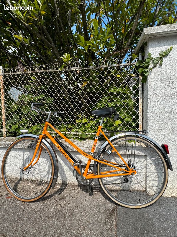 Ancien Vélo Peugeot Orange Vintage - Vélos