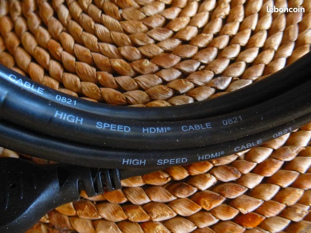 Câble HDMI "HIGH SPEED" longueur 1,5m (image 3)