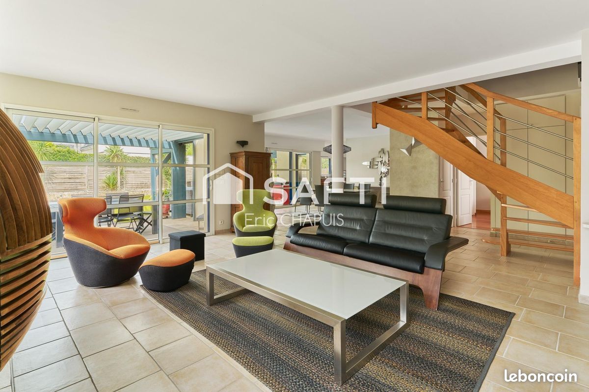 Maison 8 pièces 179 m² · à Cesson-Sévigné · 179 m² · 739 900 €