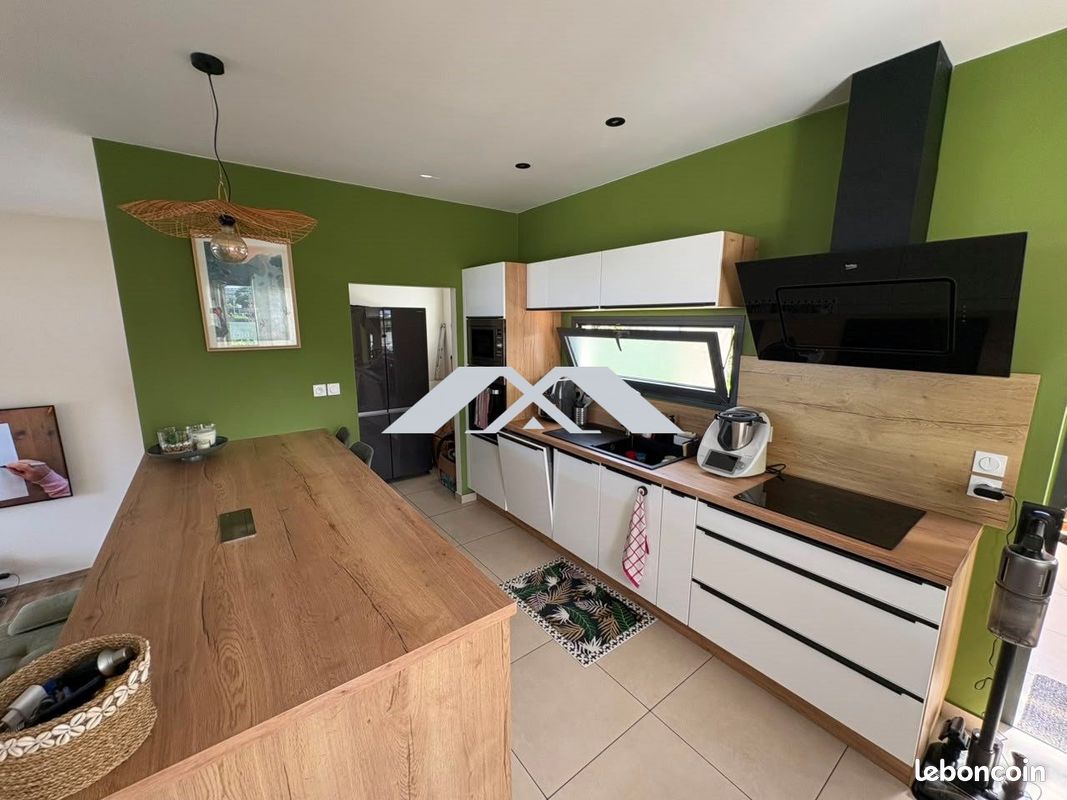 Maison 5 pièces 170 m² · à Saint-Joseph · 170 m² · 2 150 €