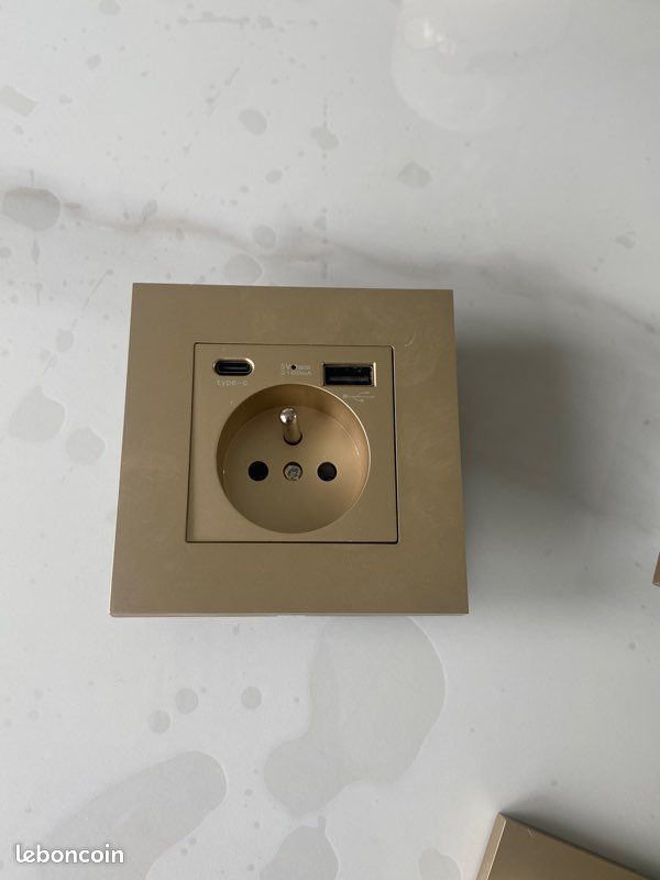 Prise de courants avec Bluetooth intégré (image 2)