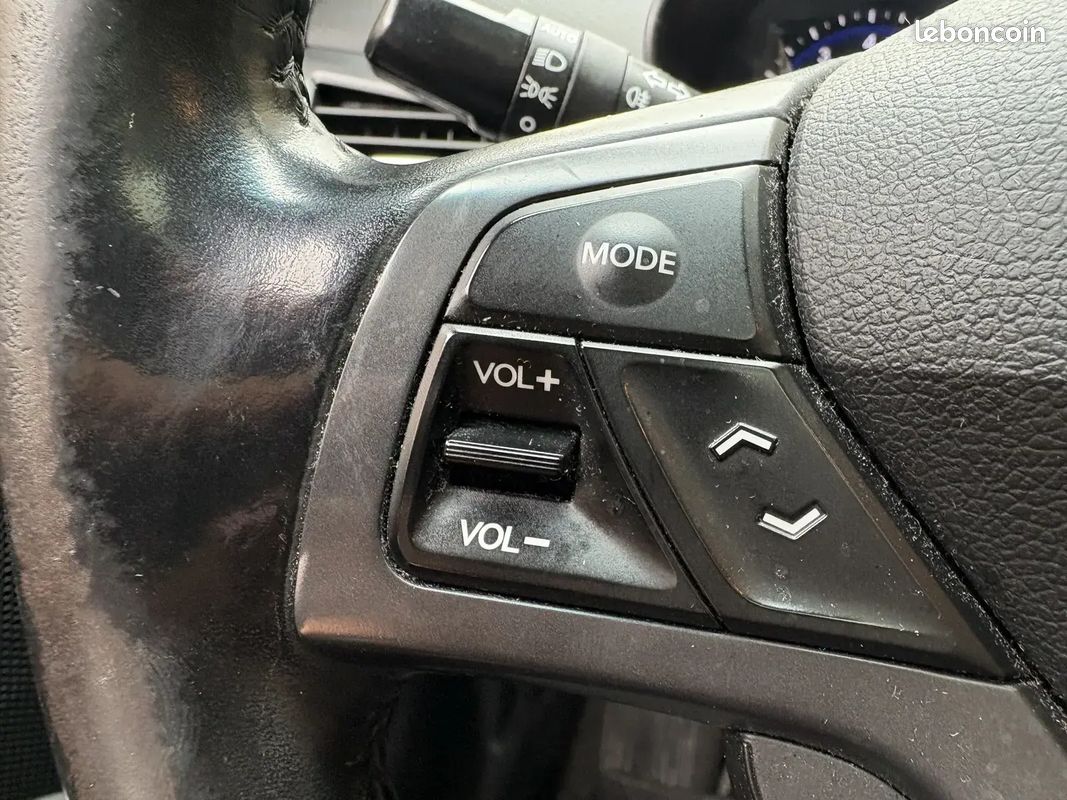 Hyundai VELOSTER Turbo 1.6 T-GDI 186 ch (image 22)