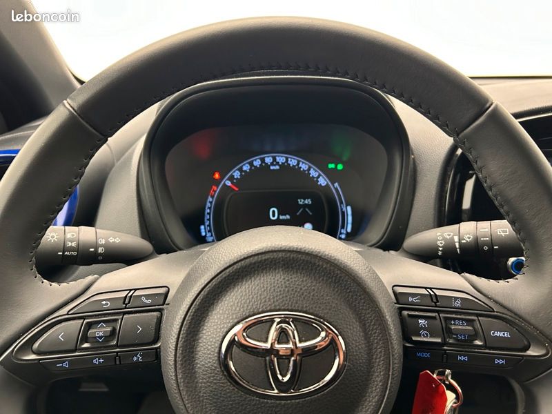 Toyota aygo x 1.0 S-CVT 72 Design (image 12)