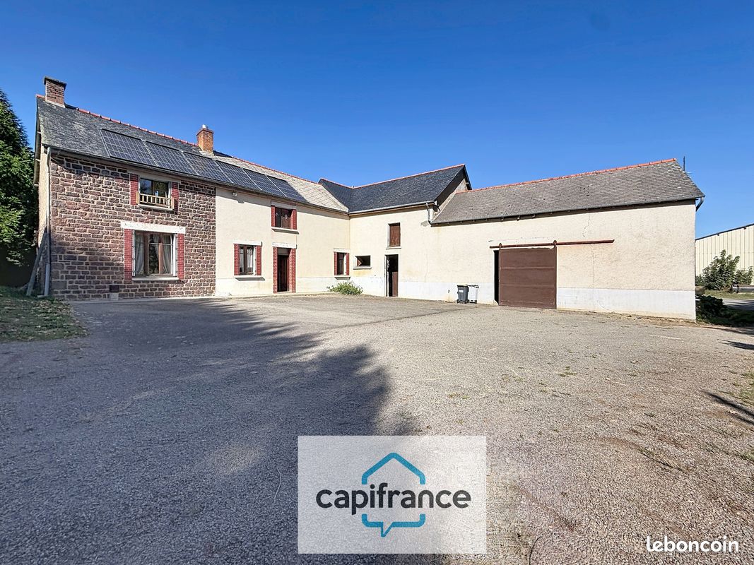 Maison 4 pièces 112 m² · à La Chapelle du Lou du Lac · 112 m² · 155 000 €