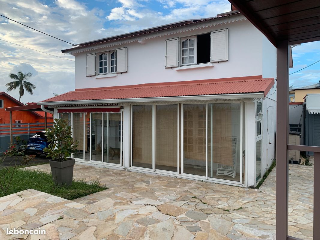Maison 6 pièces 195 m² · à Saint-Benoît · 195 m² · 349 900 €
