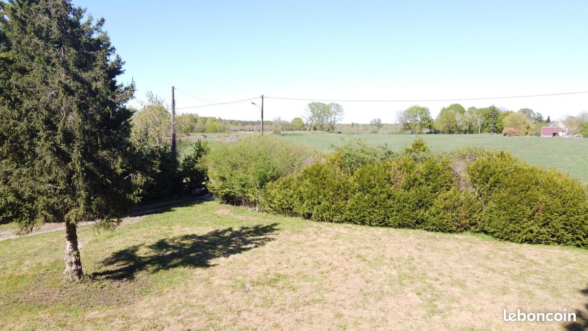 Terrain 778 m² · à Chanteau · 98 000 €