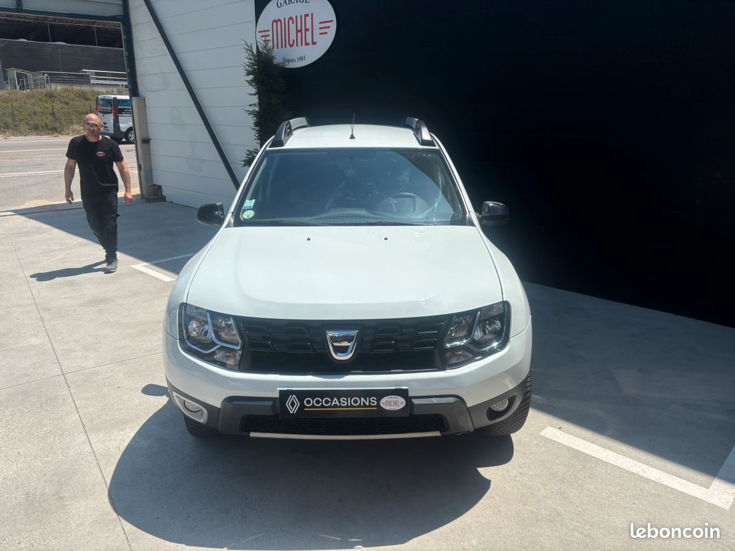 DACIA Duster dCi 110 4x2 Black Touch 2017 (image 7)