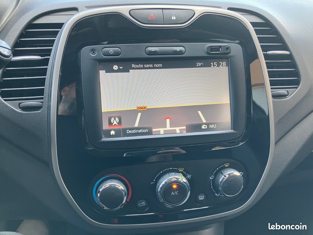 RENAULT CAPTUR BUSINESS dCi 90 Energy eco² Business E6 (image 13)