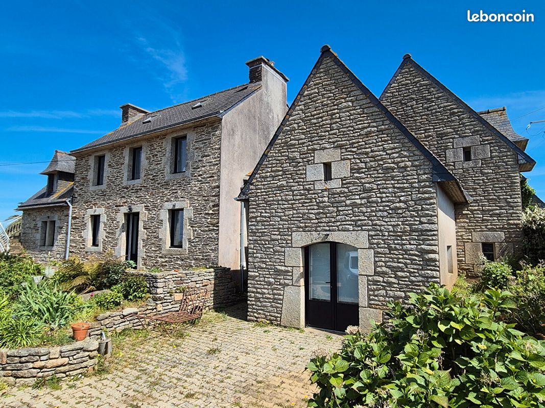 Maison 10 pièces 242 m² · à Plouvorn · 242 m² · 365 750 €