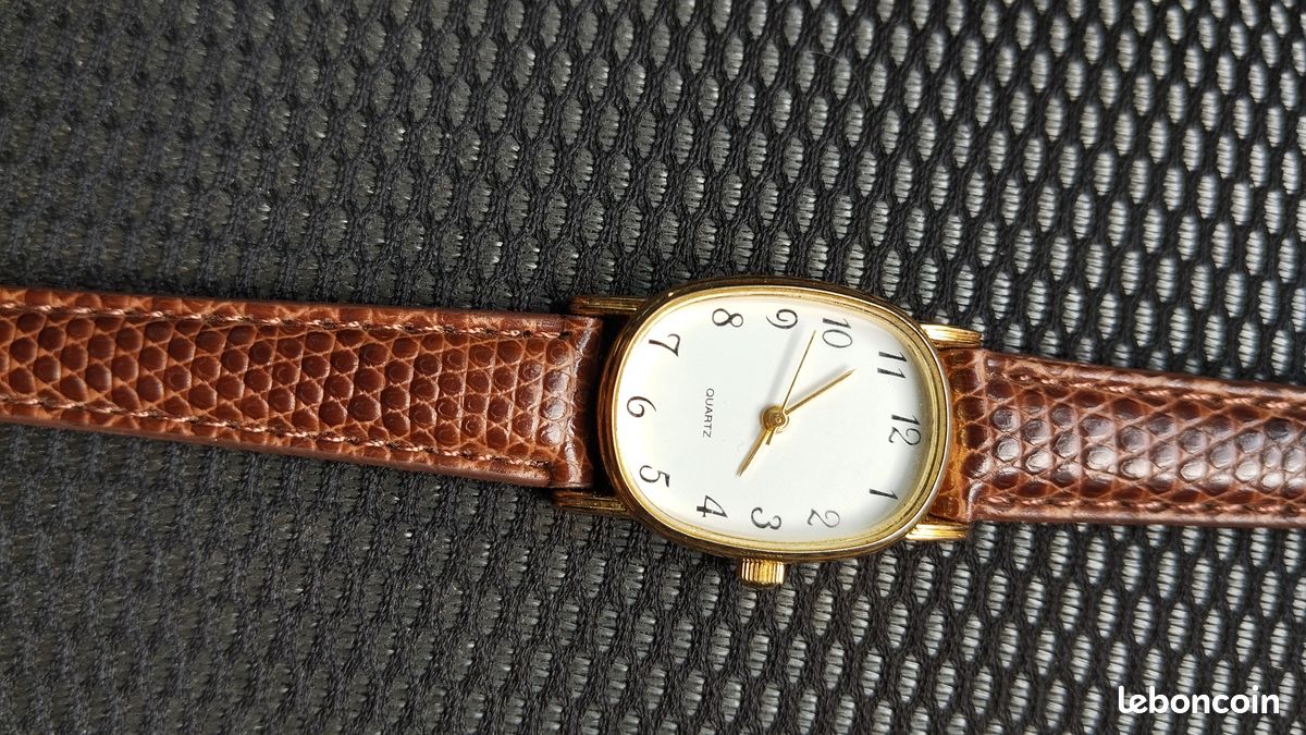 Montre ovale Femme (image 1)