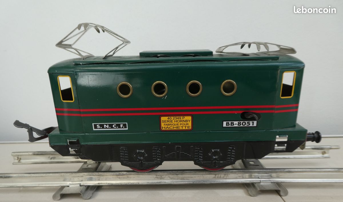 Hornby Hachette Echelle 0 / O Locomotive + Tender Reseau
