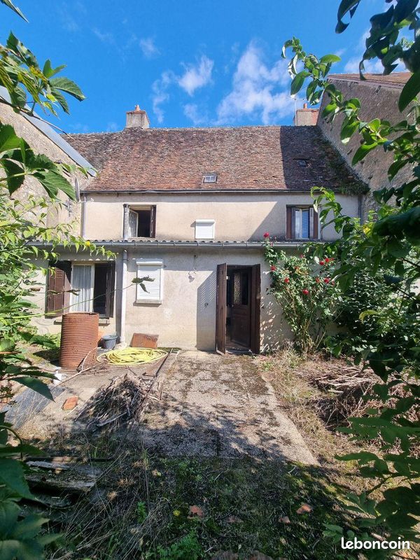 Maison 7 pièces 165 m² · à Neuvy-Saint-Sépulchre · 165 m² · 65 000 €