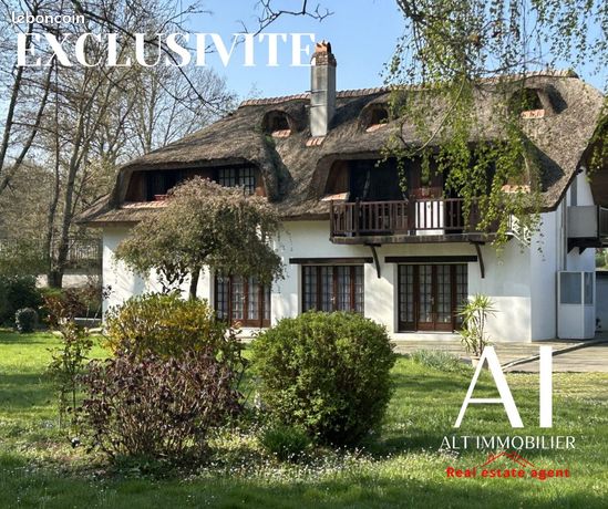 Propriété 7 pièces 213 m²
