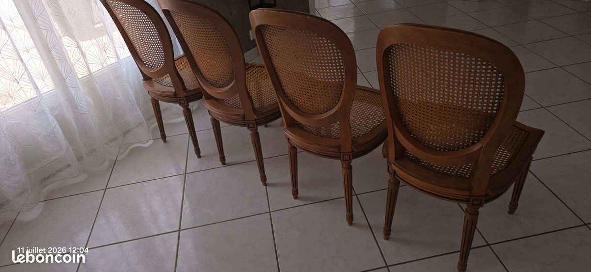 4 chaises médaillon cannées (image 2)