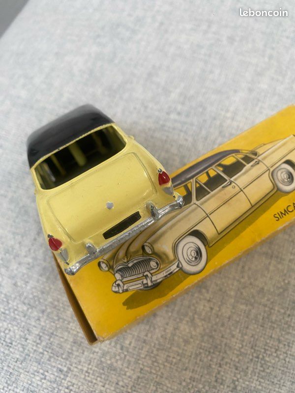 DINKY: A French Dinky Simca Versailles (24Z