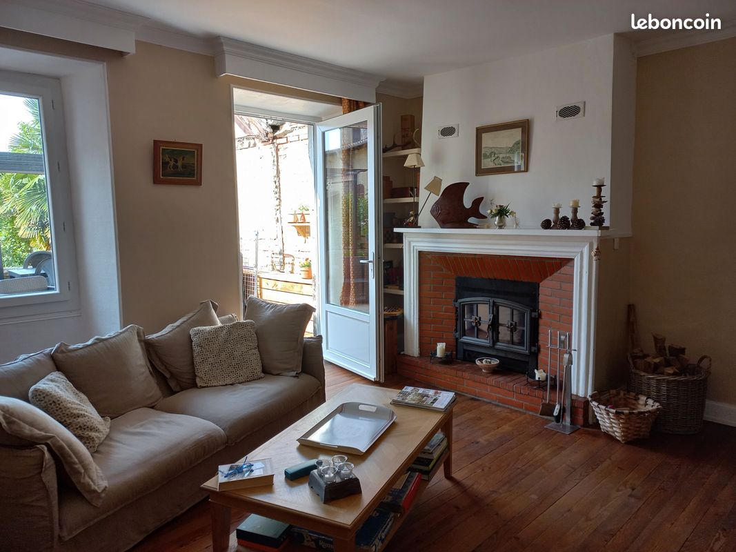 Maison 6 pièces 159 m² · à Mirande · 159 m² · 221 000 €