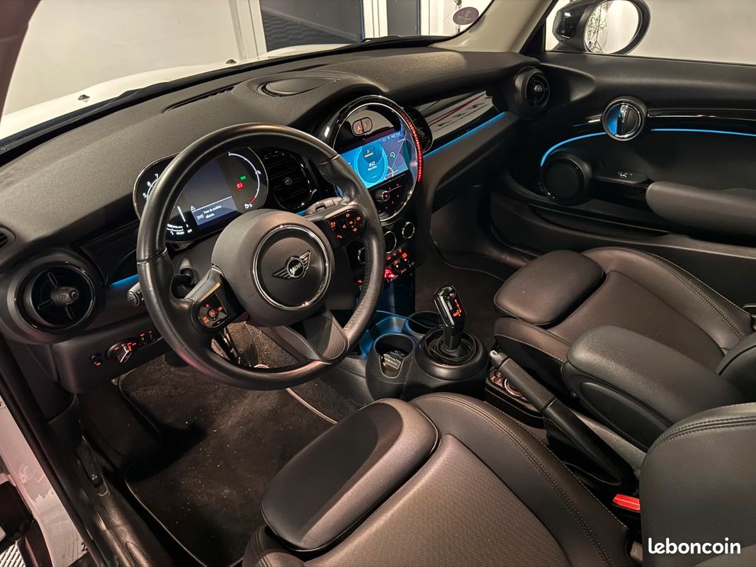 MINI HATCH 3 PORTES F56 LCI II Cooper 136 ch BVA7 Edition Camden (image 8)