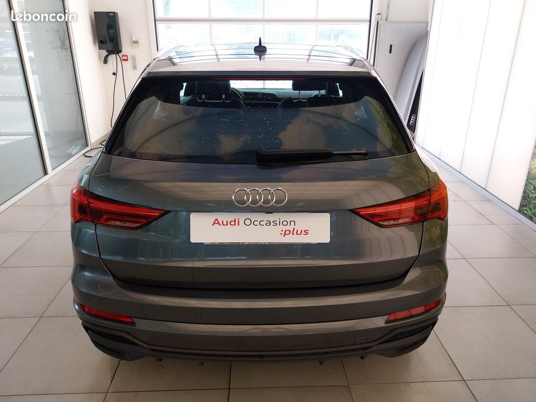 AUDI Q3 45 TFSIe 245 ch S tronic 6 S line (image 3)