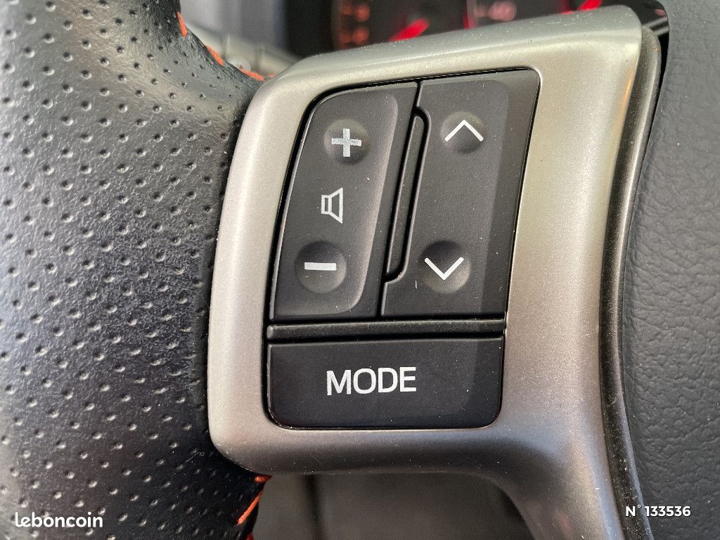 Toyota Yaris 100 VVT-i Style CVT (image 26)