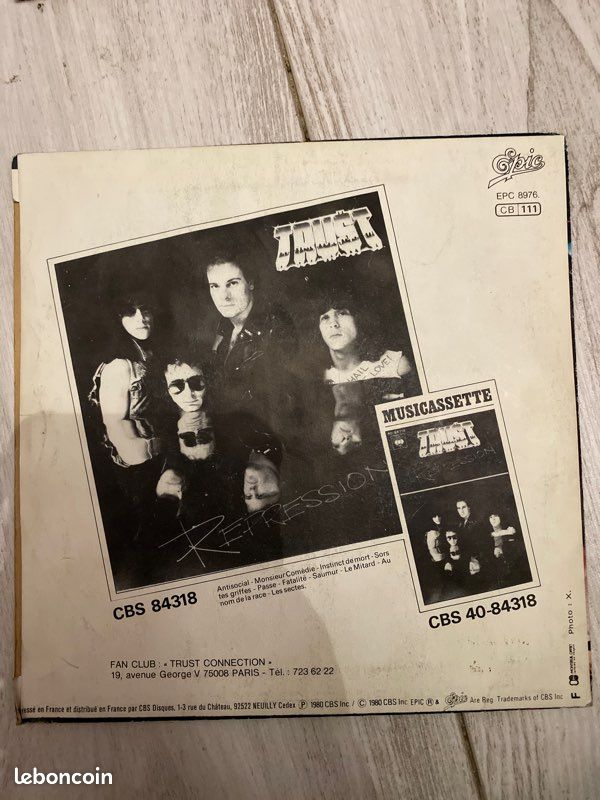 Vinyle taust fatalite passe (image 2)