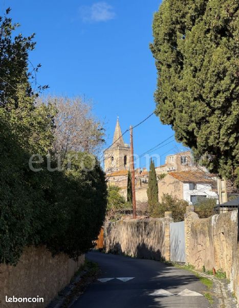 Beau jardin avec eau, entre campagne et village · à Nézignan-l'Évêque · 29 500 €