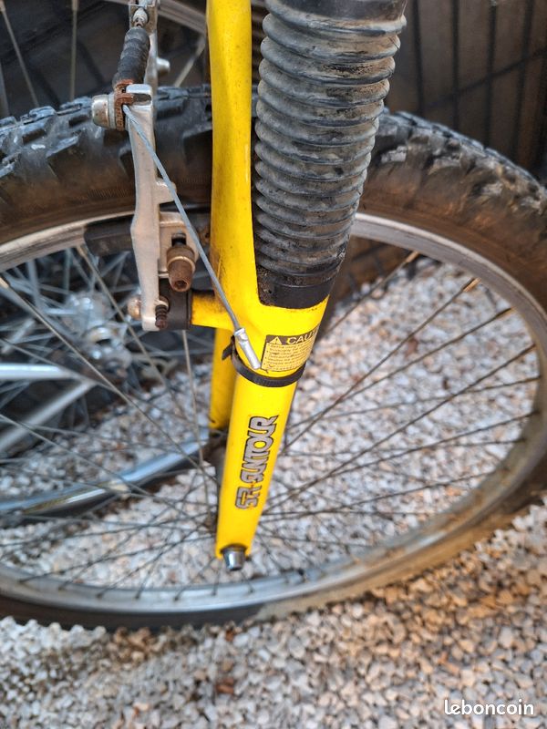 Velo VTT jaune (image 2)