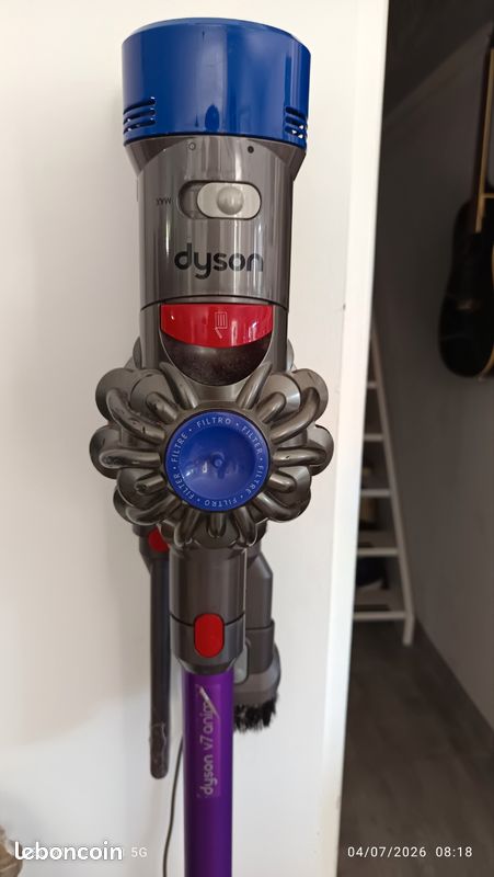 Dyson V7 animal (image 1)