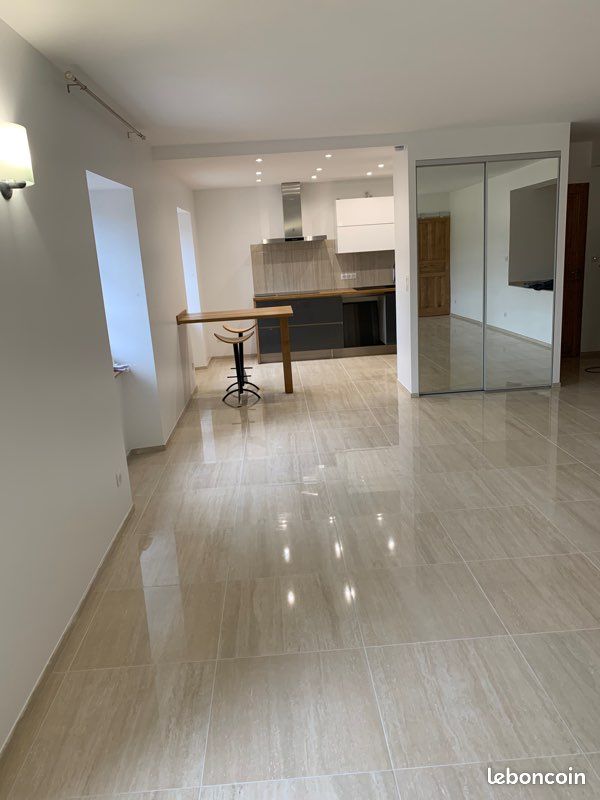 Appartement 4 pièces 107 m² · à Torpes · 107 m² · 880 €