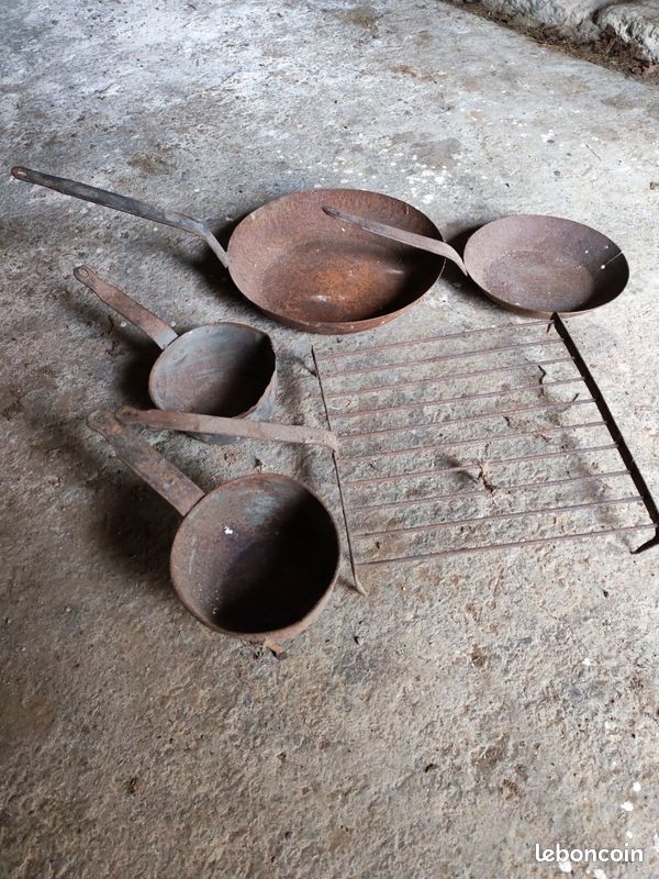 Lot casseroles cuisine feu de bois (image 1)