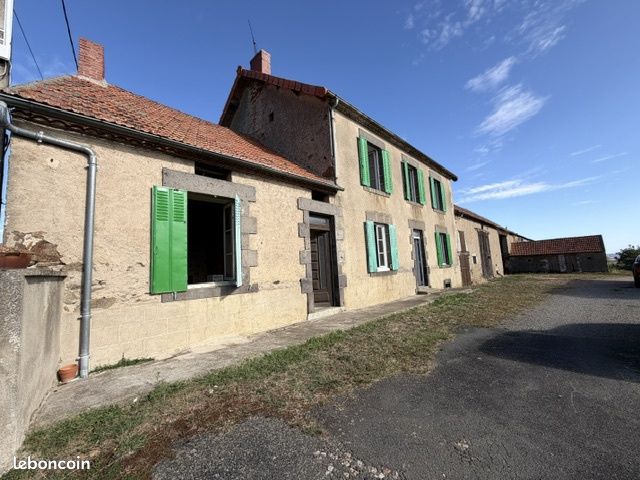 Maison 6 pièces 130 m² · à Marcillat · 130 m² · 90 000 €