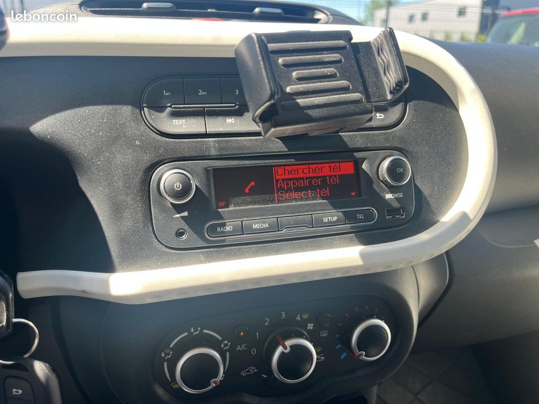 RENAULT TWINGO 3 Zen 1.0 Sce 75Ch (image 21)