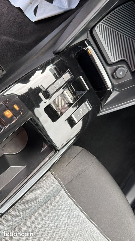 CITROEN C4 PureTech 130 S&S EAT8 Feel (image 22)