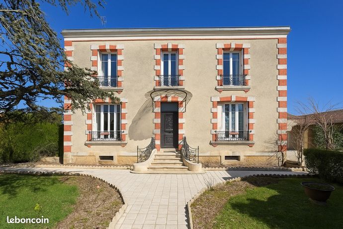 Propriété 6 pièces 146 m²