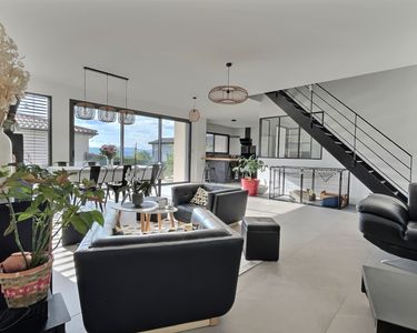 Maison 700 000 € - 159 m²