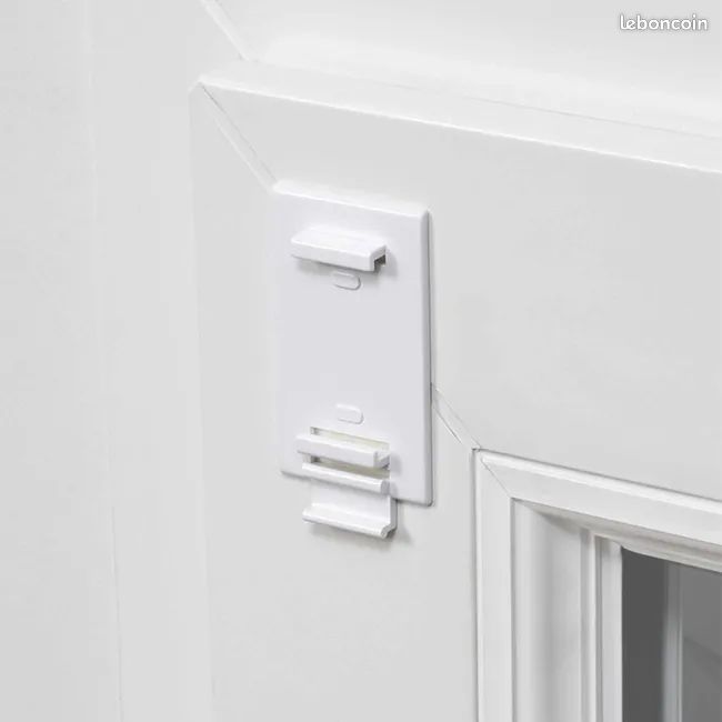 Supports adhésifs pour store Modele E24 Madecostore Ref 7003 (image 1)