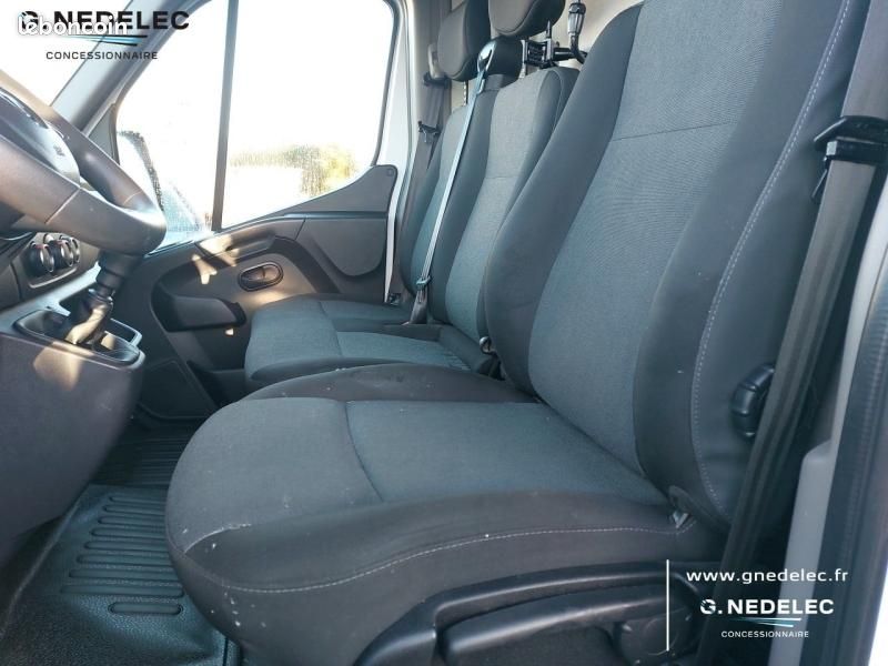 Renault Master Fg F3300 L2H2 2.3 Blue dCi 135ch Confort Euro6 (image 9)