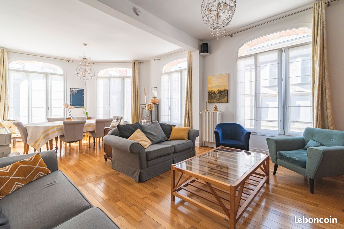 Maison 8 pièces 216 m² · à Suippes · 216 m² · 230 000 €
