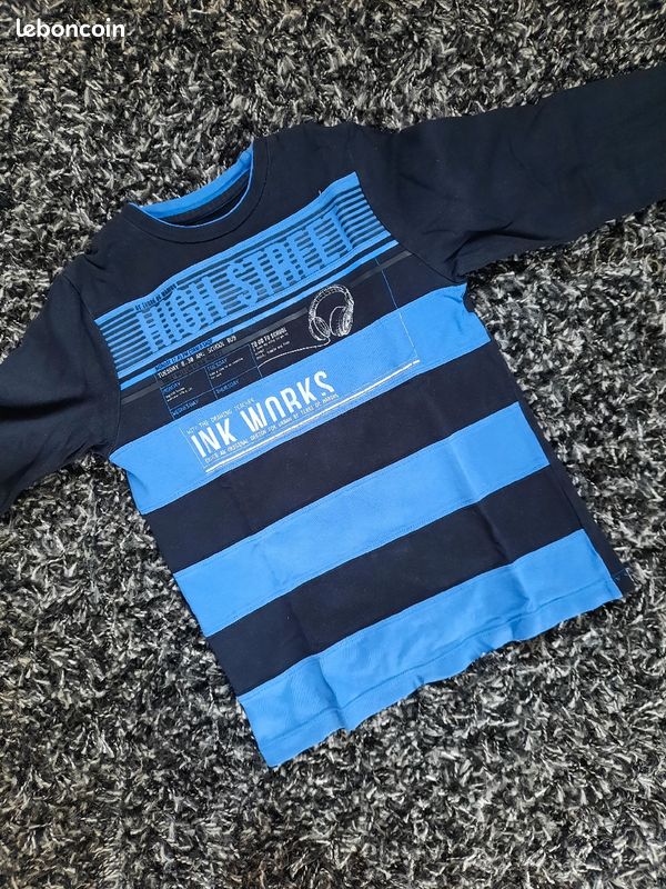 T-Shirt bleu et noir (image 2)